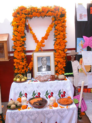 ALTARES DE MUERTOS | Las Ficheras